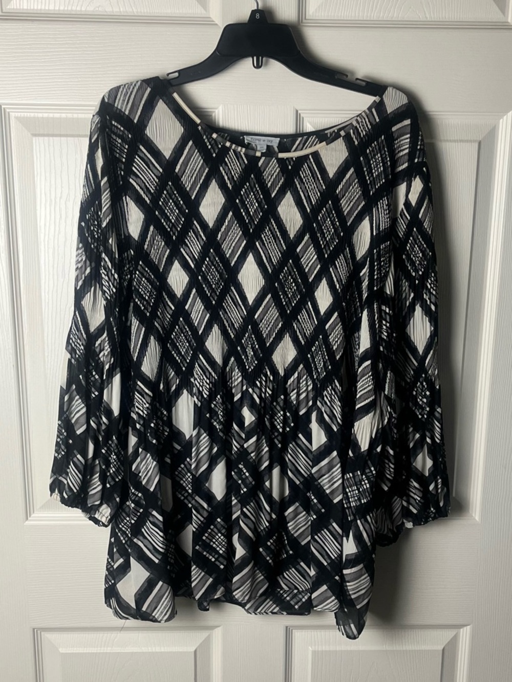 Black & White Patterned Women's Tunic Top